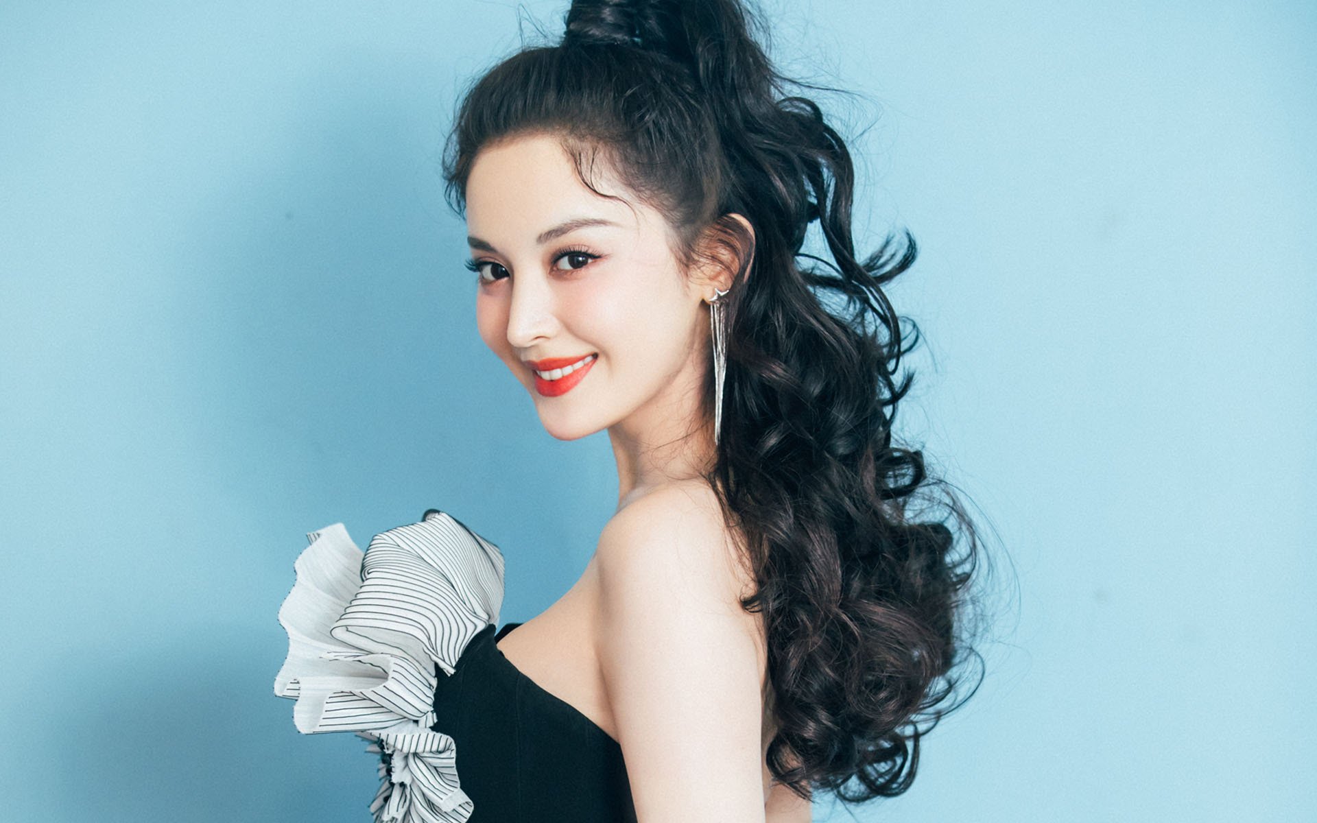 Kaiyun APP-《2025英雄联盟全球总决赛，冠军之路惊心动魄》，2020年英雄联盟全球总决赛赛程表